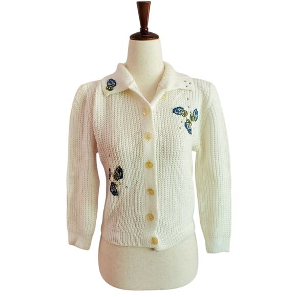 Vintage 70's Cream Sweater with Embroidered Floral Details - Women's Small - Picture 1 of 8